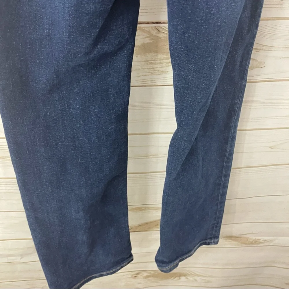 Old Navy Built in Flex Straight leg jeans